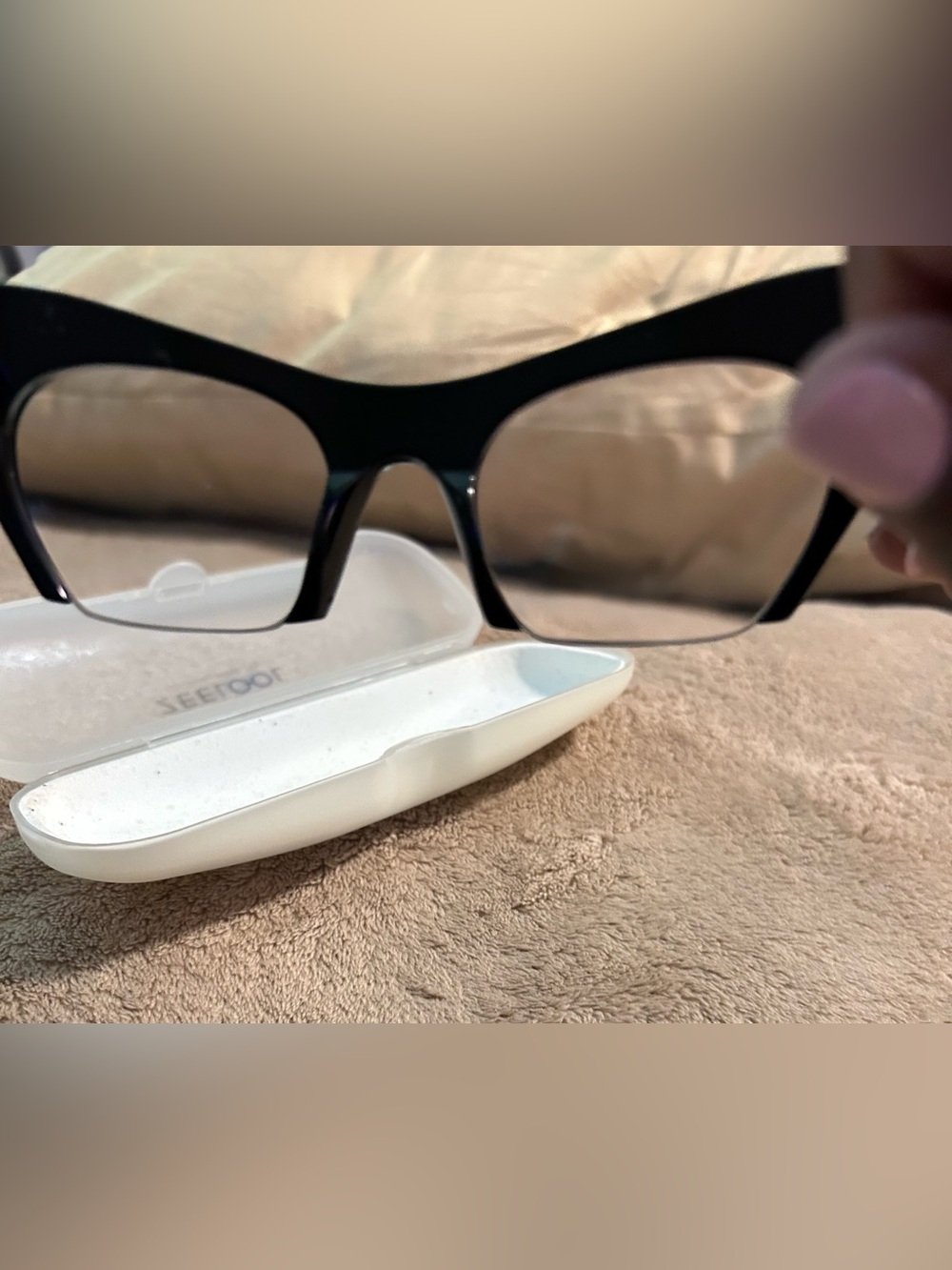 Black Cat-Eye Glasses with bottomless frame